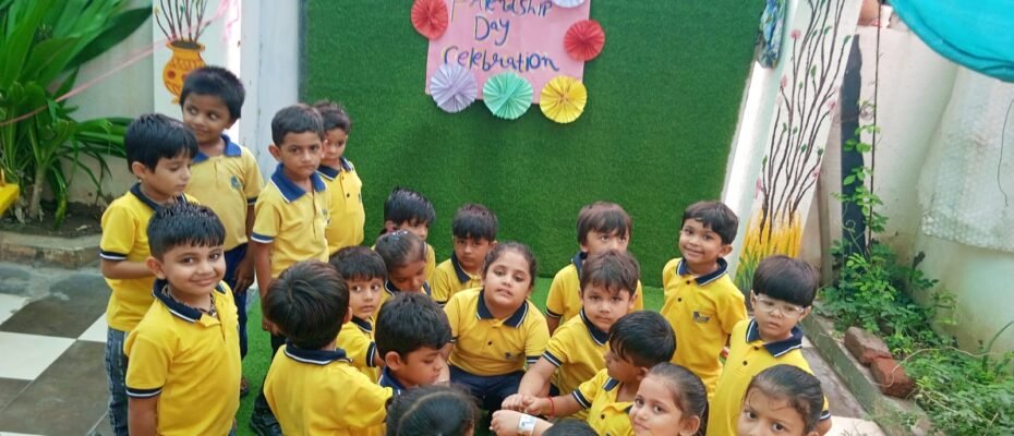 Friendship Day - મીનશા એકેડેમી પ્રિ સ્કૂલમાં ફ્રેન્ડશીપ ડેની ઉજવણી 1 Friendship Day Celebration at Minsha Academy Pre School