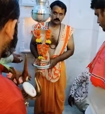 Shree Rajnath Mahadev Temple in Surendranagar performed Prana Pratistha in Nutan Prasad of Crystal Shivling